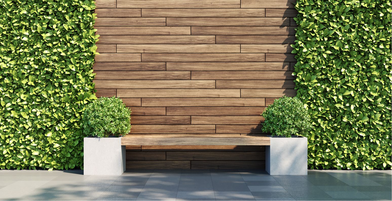 Terrasse mit einer Sitzbank